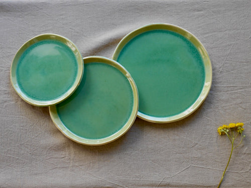 my-hungry-valentine-ceramics-studio-plates-25-21-18-nt-celadon-top-eventail
