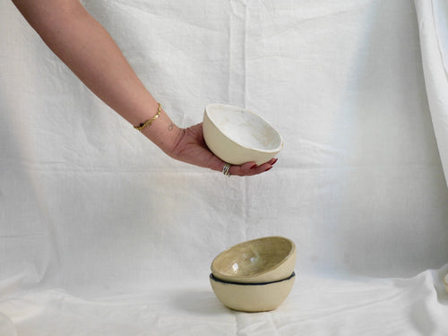 my-hungry-valentine-ceramics-bowl-bt-brushedmattwhite-hand