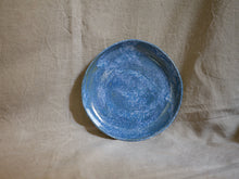 Charger l&#39;image dans la galerie, my-hungry-valentine-ceramics-shallowplate-milkyblue-top
