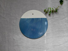 Load image into Gallery viewer, Round aperitif platter / cheese board - 22 cm - Grey Blue
