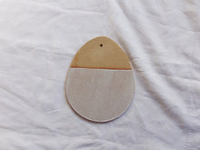 Load image into Gallery viewer, Egg-shaped Cheese Board - Sandy Clay - Gloss White
