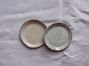 myhungryvalentine-studio-ceramics-simple-plate-11-cloudywhite-satincream-top